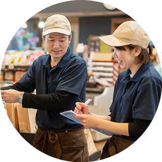 写真：ミライートで働く人