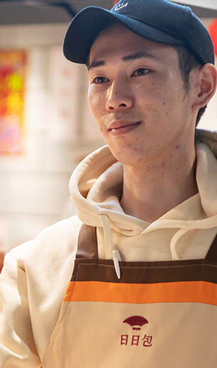 写真：ミライートで働く人